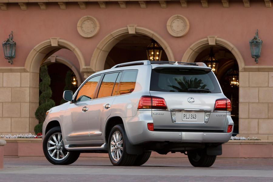  Lexus LX570 2008 года  (фото 209 из 221)